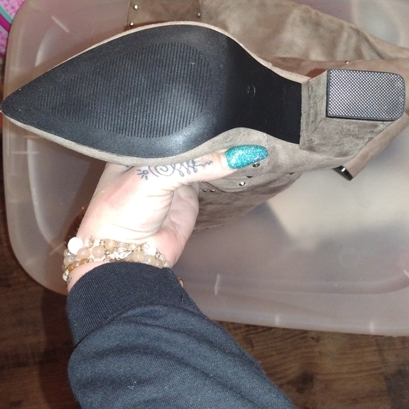 Comfort Suede Thigh High Boots with 3 in heel - Picture 5 of 6